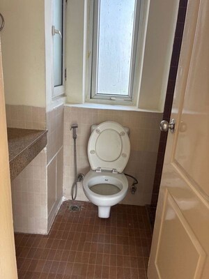 Bathroom in 2 BHK Builder Floor at Sector 21 – for Rent