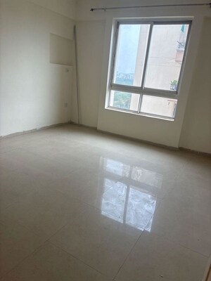 Room in 3 BHK Builder Floor at Sector 21 – for Rent