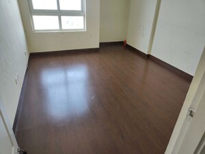 Room in 3 BHK Builder Floor at Sector 21 – for Rent