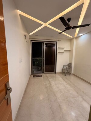 Room in 3 BHK Builder Floor at Naraina – for Rent