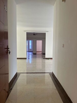 Building Lobby in 4 BHK Builder Floor at Sector 23 – for Rent