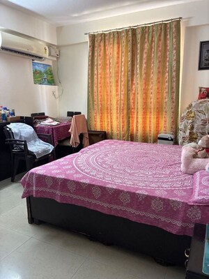 Bedroom in 2 BHK Builder Floor at Sector 21 – for Rent