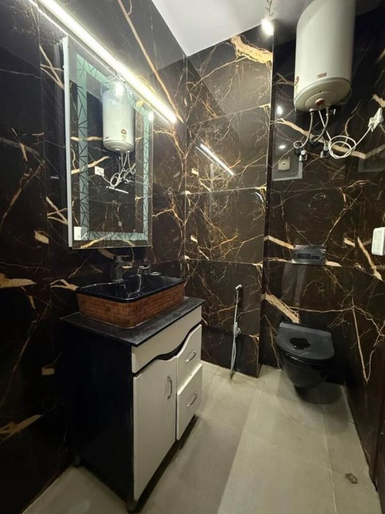 Team Area, lajpat nagar 2 Bedroom 125 Sq.Yd. Builder Floor In Lajpat Nagar Delhi 10701765