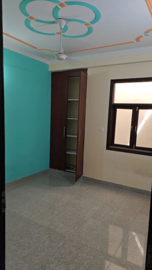 Room in 2 BHK Builder Floor at Maidan Garhi – for Rent