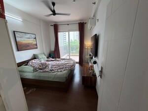 Living Room in 4 BHK Builder Floor at Sector 21 – for Rent