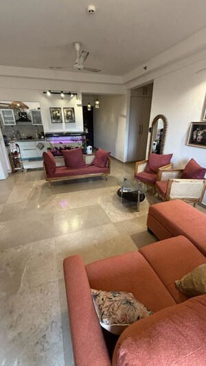 Living Room in 4 BHK Builder Floor at Sector 21 – for Rent