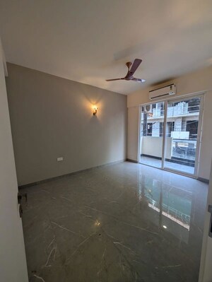 Room in 3 BHK Builder Floor at Sector 23 – for Rent