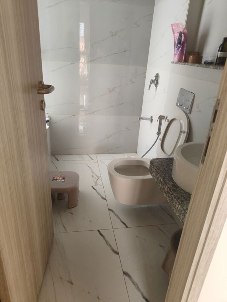 Bathroom, the-wadhwa-atmosphere 2.5 Bedroom 750 Sq.Ft. Apartment In Mulund West Mumbai 10701853