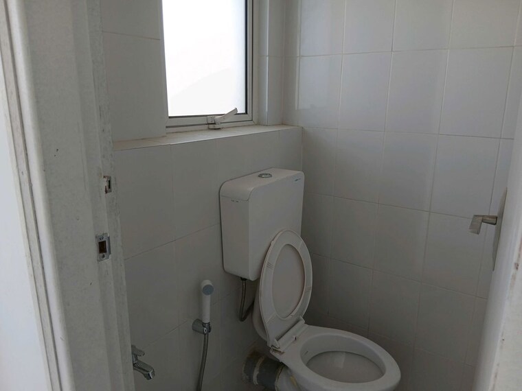 Bathroom, sector 21 4 Bedroom 2200 Sq.Ft. Builder Floor In Sector 21 Gurgaon 10701873