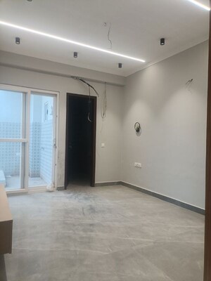 Room in 3.5 BHK Villa at Sector 99 – for Rent