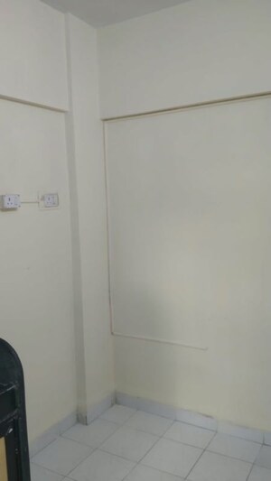 Room in 1 BHK Apartment at Gokul Vihar Apartment, Kandivali East – for Sale