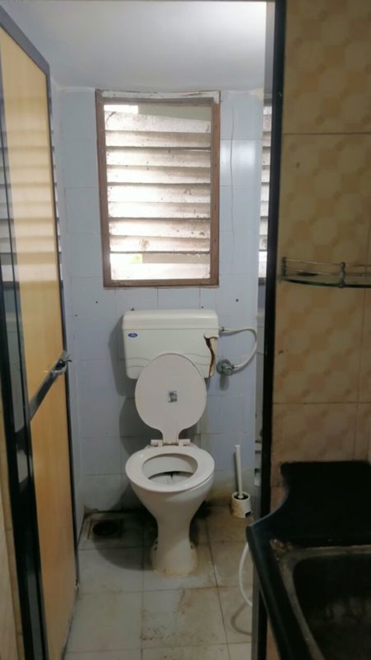 Bathroom, gokul-vihar-apartment 1 Bedroom 425 Sq.Ft. Apartment In Kandivali East Mumbai 10701855
