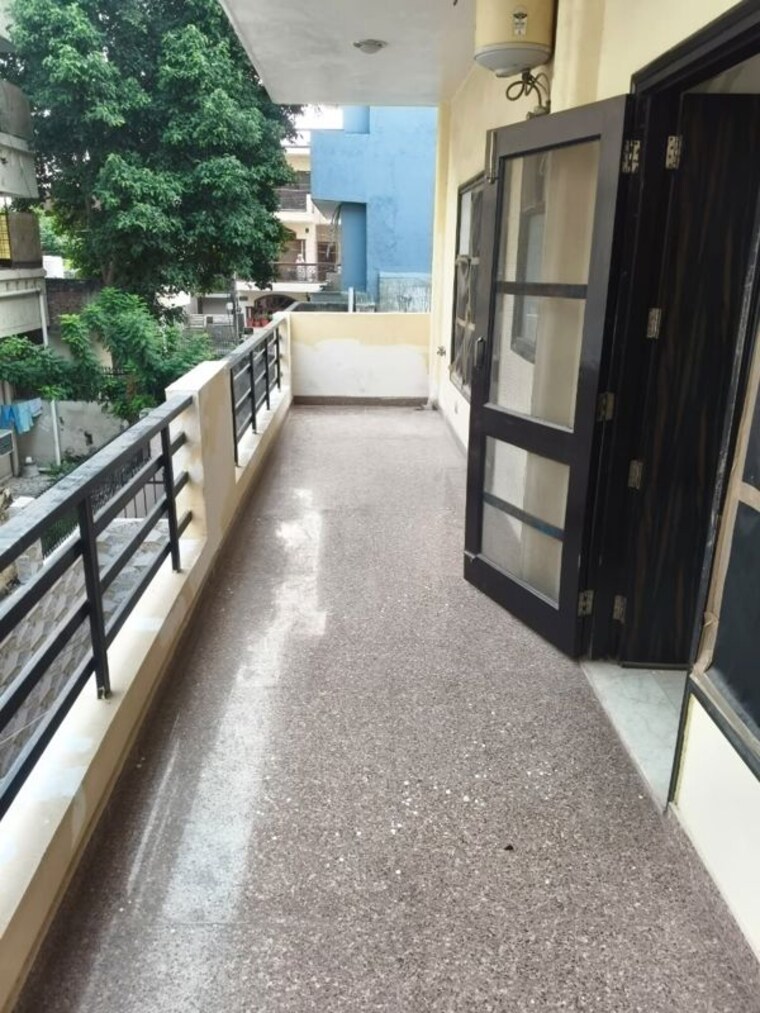 Balcony, sector 23 3 Bedroom 1700 Sq.Ft. Builder Floor In Sector 23 Gurgaon 10701899