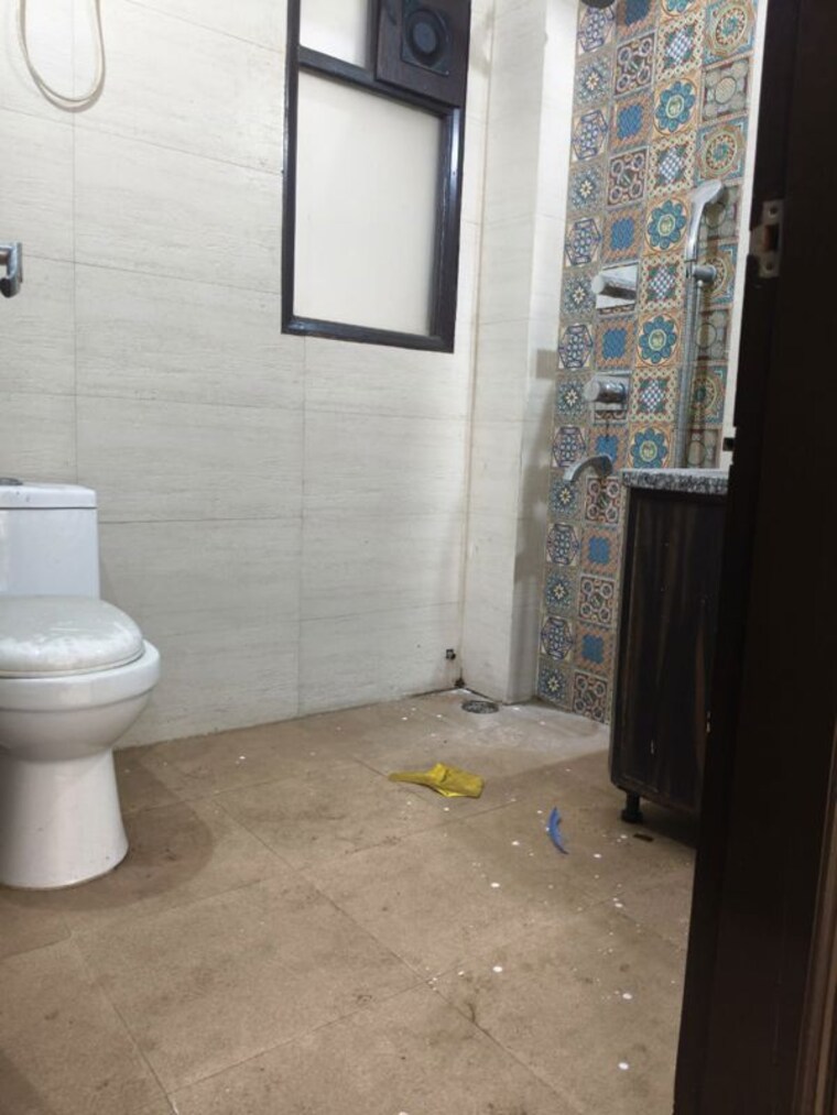 Bathroom, sector 23 3 Bedroom 1700 Sq.Ft. Builder Floor In Sector 23 Gurgaon 10701899