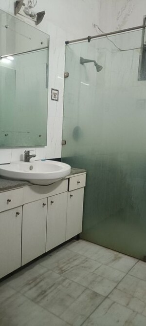 Attached Bathroom in 3 BHK Villa at Sector 48 – for Rent