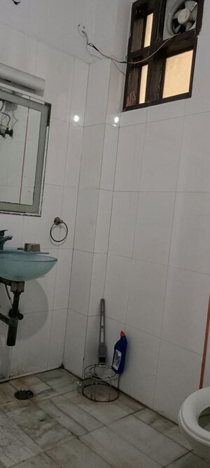 Attached Bathroom in 3 BHK Villa at Sector 48 – for Rent