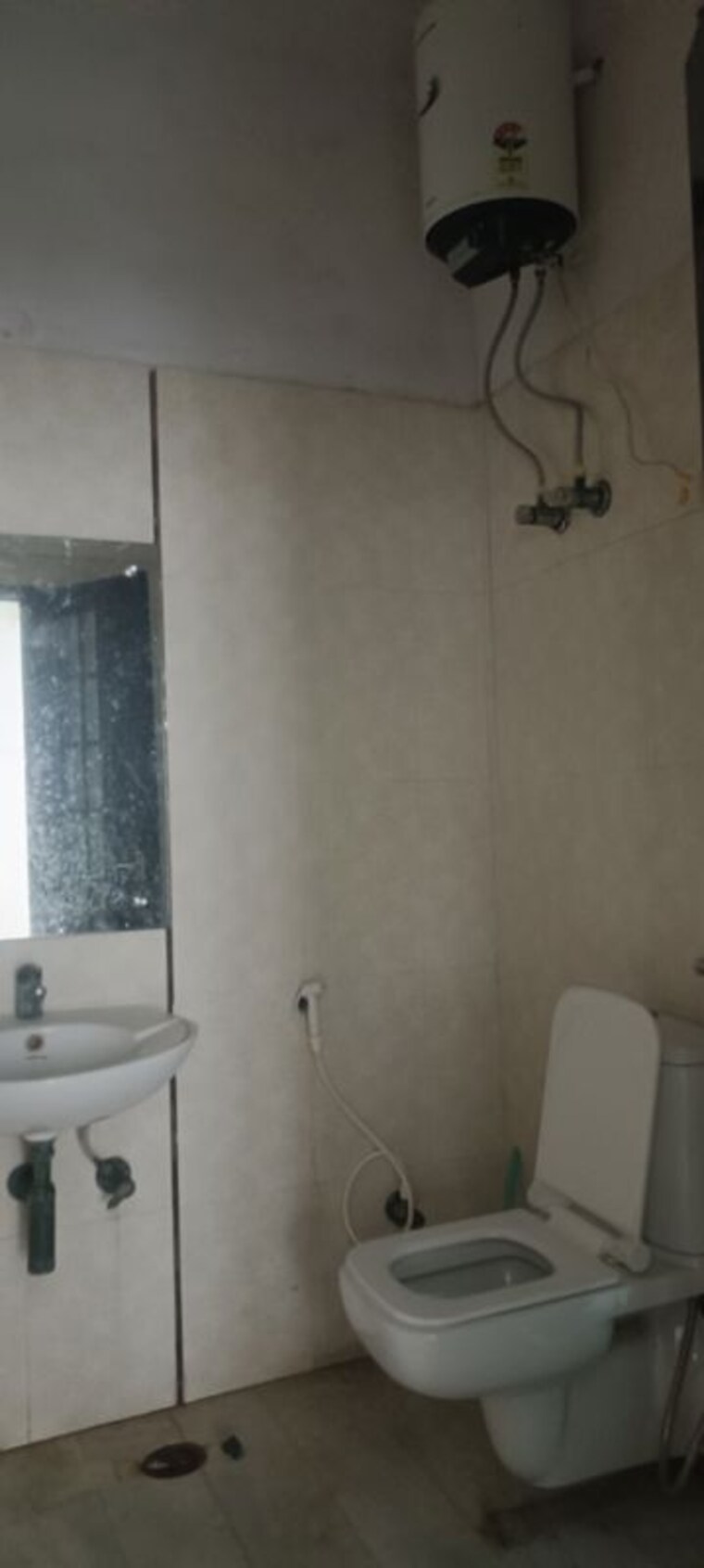 Bathroom, sector 48 3 Bedroom 300 Sq.Mt. Villa In Sector 48 Noida 10701916