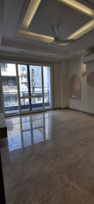 Room in 3 BHK Builder Floor at Sector 46 – for Sale