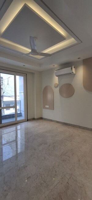 Room in 3 BHK Builder Floor at Sector 46 – for Sale
