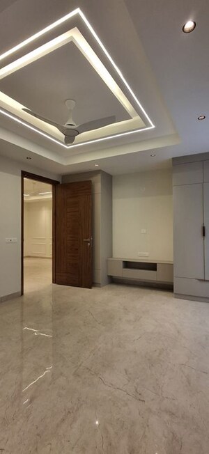Building Lobby in 3 BHK Builder Floor at Sector 46 – for Sale