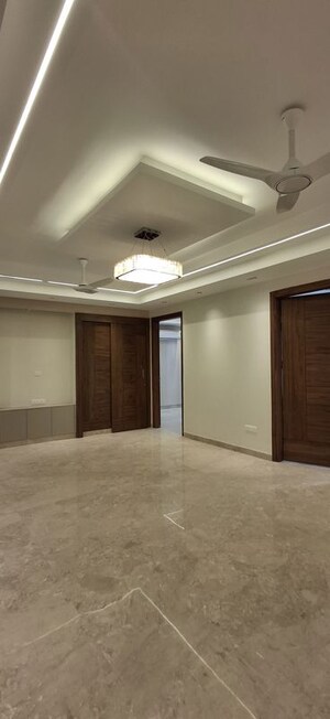 Room in 3 BHK Builder Floor at Sector 46 – for Sale
