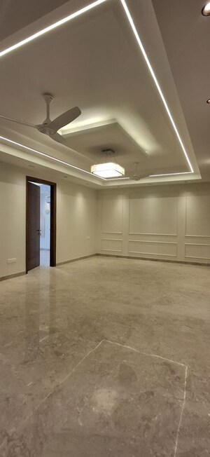 Room in 3 BHK Builder Floor at Sector 46 – for Sale