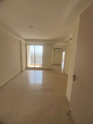 Room in 3 BHK Builder Floor at Sector 22 – for Rent