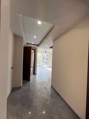 Room in 3 BHK Builder Floor at Sector 57 – for Rent