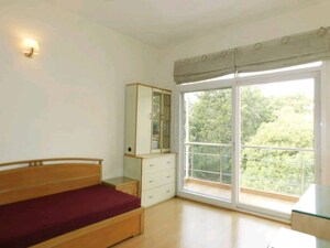 Room in 4 BHK Apartment at Vasant Vihar – for Rent