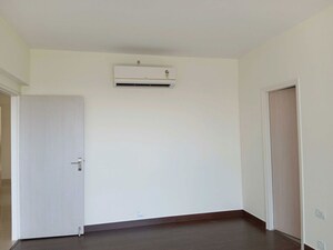 Room in 3 BHK Builder Floor at Sector 22 – for Rent