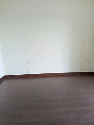 Room in 3 BHK Builder Floor at Sector 22 – for Rent