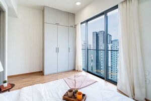 Room in 3 BHK Apartment at Rustomjee Seasons, Bandra East – for Sale