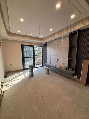 Parking in 3.5 BHK Builder Floor at Sector 57 – for Sale