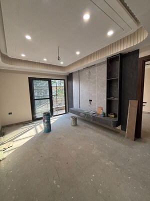 Parking in 3.5 BHK Builder Floor at Sector 57 – for Sale