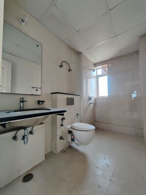 Team Area in 3 BHK Builder Floor at Sector 21 – for Rent