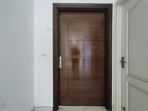 Room in 3 BHK Builder Floor at Sector 21 – for Rent