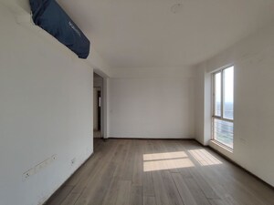Room in 3 BHK Builder Floor at Sector 21 – for Rent