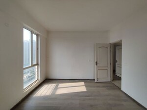 Room in 3 BHK Builder Floor at Sector 21 – for Rent