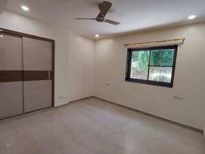 Room in 3 BHK Builder Floor at Kalkaji – for Rent