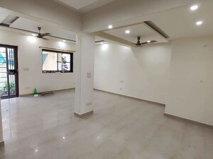 Room in 3 BHK Builder Floor at Kalkaji – for Rent