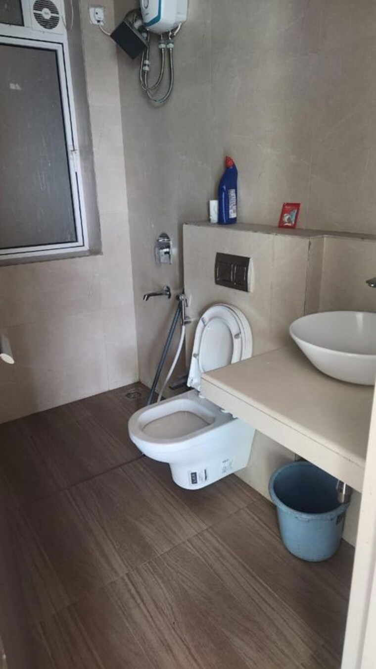 Bathroom, tridhaatu-morya 2 Bedroom 700 Sq.Ft. Apartment In Chembur Mumbai 10701977