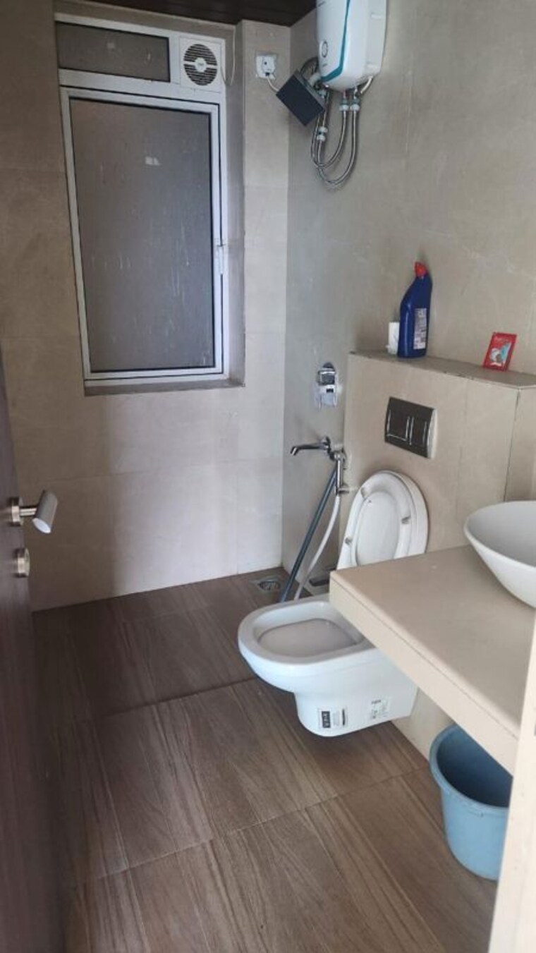 Bathroom, tridhaatu-morya 2 Bedroom 700 Sq.Ft. Apartment In Chembur Mumbai 10701977