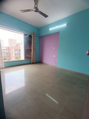 Room in 2 BHK Apartment at Ashutosh CHS Goregaon, Goregaon West – for Rent