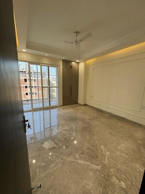 Room in 4 BHK Apartment at Eros Rosewood City, Sector 49 – for Rent
