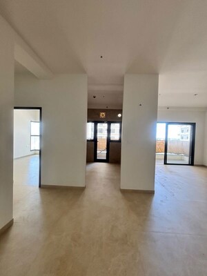 Room in 3.5 BHK Apartment at Sarjapur Road – for Sale