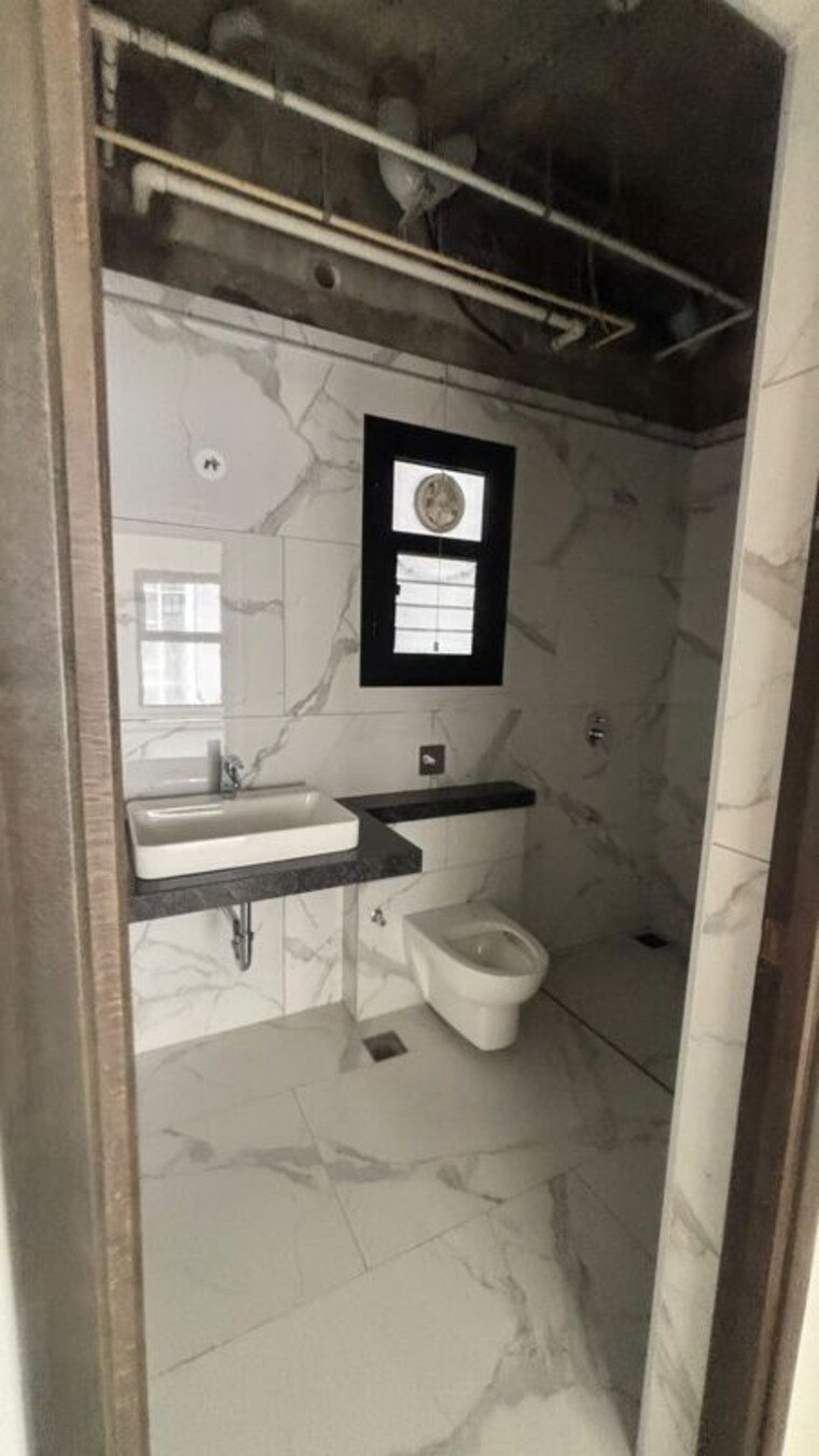Bathroom, sarjapur road 3.5 Bedroom 1865 Sq.Ft. Apartment In Sarjapur Road Bangalore 10701979