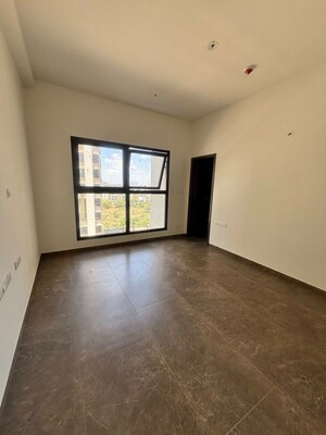 Room in 3.5 BHK Apartment at Sarjapur Road – for Sale