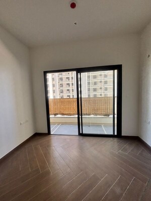 Room in 3.5 BHK Apartment at Sarjapur Road – for Sale