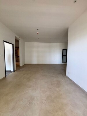 Room in 3.5 BHK Apartment at Sarjapur Road – for Sale