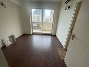 Room in 3 BHK Builder Floor at Sector 21 – for Rent